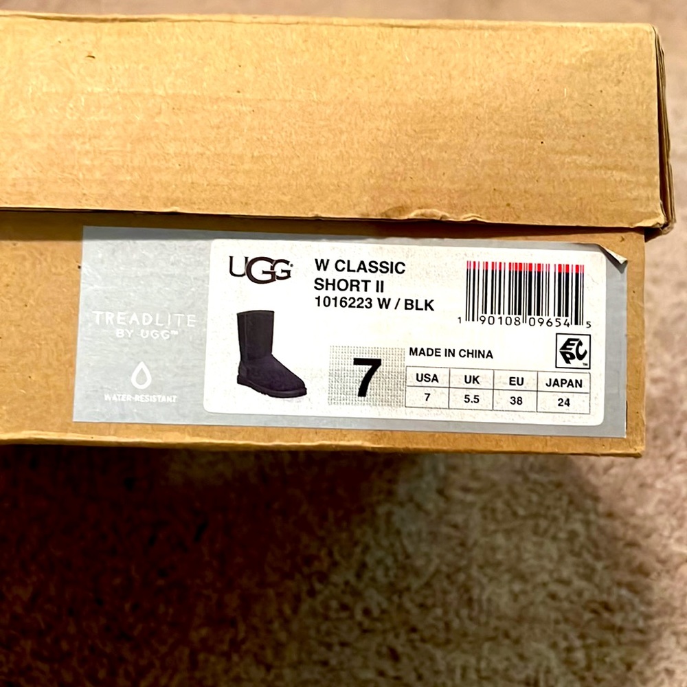 Women’s Ugg classic short